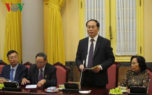 Президент Вьетнама принял делегацию вьетнамцев, страдающих от диоксина - ảnh 1